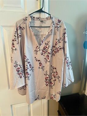 SHEIN Light Lavender Floral V-Neck Blouse